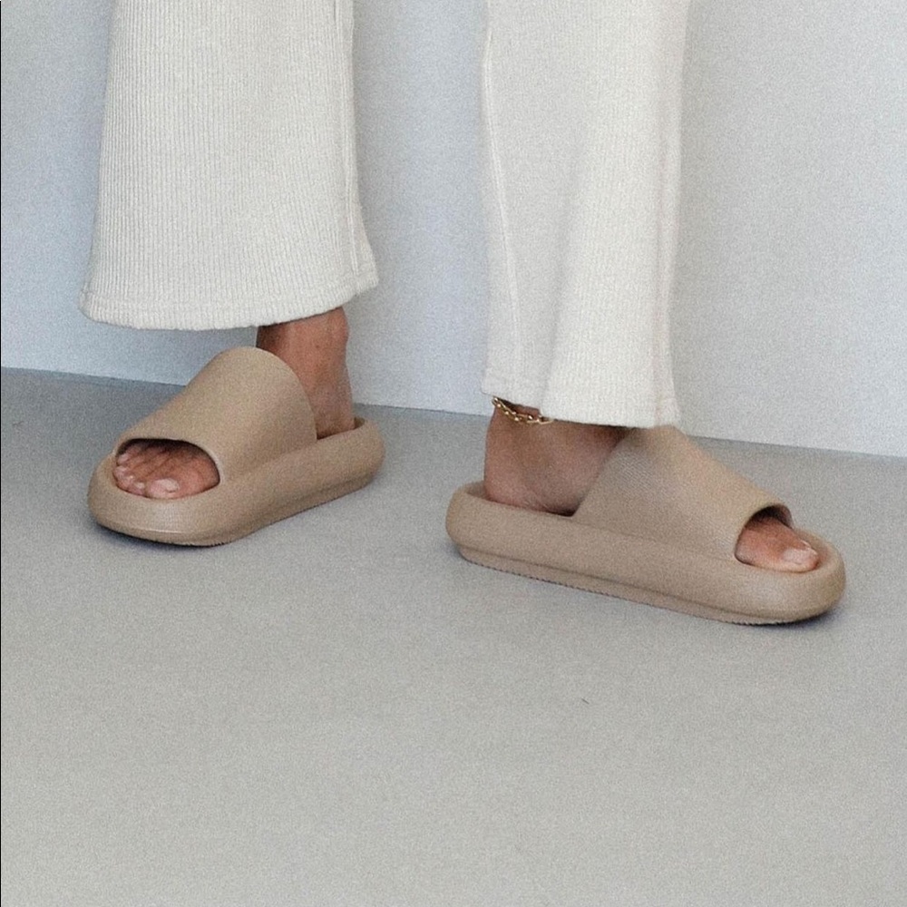 Sootheez Comfy/Cloud Sandals